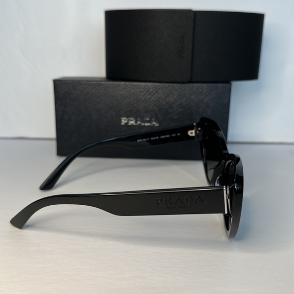 Authentic- New - PRADA EYEWEAR PR 13YS SUNGLASSES
BLACK - Picture 13 of 17